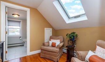 42 Grasslands Rd, East Greenwich, RI 02818