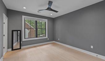 414 N MONROE St, Arlington, VA 22201