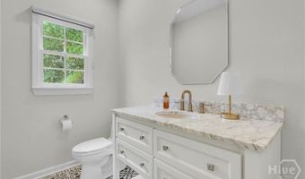 12 Amberwood Cir, Savannah, GA 31405