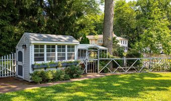 81 Minnesota Ln, Bristol, CT 06010