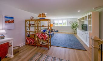 8 Shipmasters Cove Rd, Belfast, ME 04915