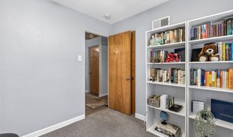 9541 Dulles Ct, Affton, MO 63123