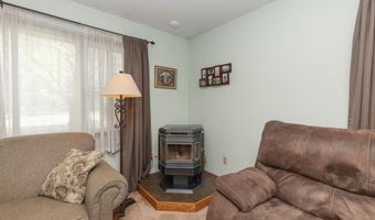 21 Bethpage Dr, Bethel, CT 06801