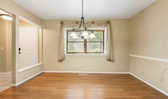 35 Fenchurch Dr, Bella Vista, AR 72715