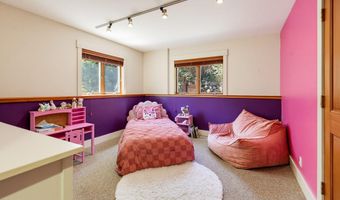 425 Merrill Cir, Ashland, OR 97520