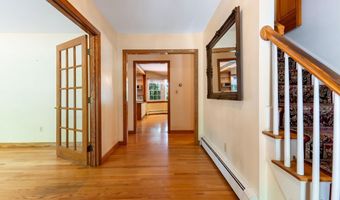 60 Boulder Dr, Auburn, ME 04210