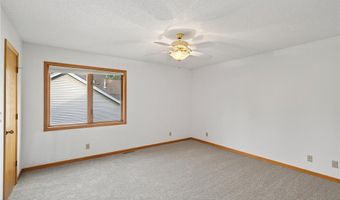 14786 Hallmark Dr, Apple Valley, MN 55124