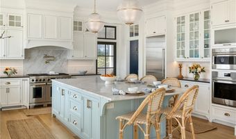 30 Walcott Ave, Jamestown, RI 02835