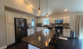 102 Shale Ct, Batesville, IN 47006