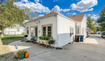 118 E Broadway Ave, Augusta, KS 67010
