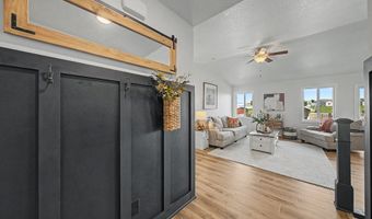 1636 25th Ave SW, Altoona, IA 50009