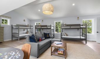 24 Amerescoggin Rd, Falmouth, ME 04105
