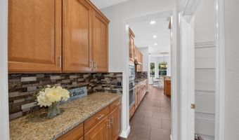 824 ISLEBAY Dr, Apollo Beach, FL 33572