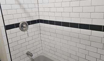 1132 E Susquehanna St E, Allentown, PA 18103