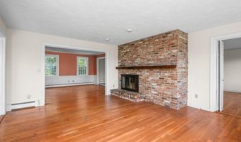 93 Harris Meadow Ln, Barnstable, MA 02630