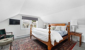 6 Cliff Ter, Newport, RI 02840
