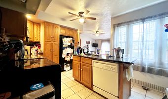 29 Hooker Rd, Bridgeport, CT 06610
