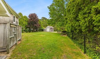 8 Stackpole Cir, Bourne, MA 02532
