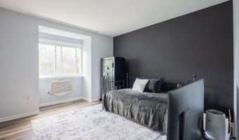 95 Chestnut St APT I, Bethel, CT 06801
