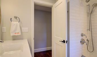 18 Sylvan Ter, Newport, RI 02840