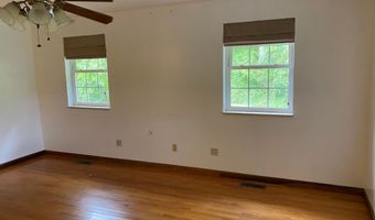 6403 Millstone Rd, Apple Grove, WV 25502