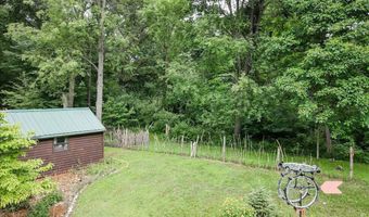 3900 Dursum Ave NE, Ada, MI 49301