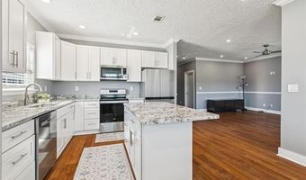 920 COUGAR Dr, Arabi, LA 70032