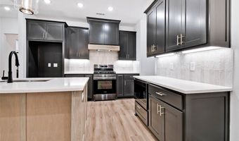 6 Ashley Ln, Bella Vista, AR 72715