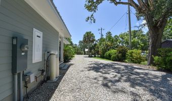225 Ave D, Apalachicola, FL 32320