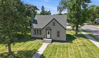 1002 Cedar St, Alexandria, MN 56308