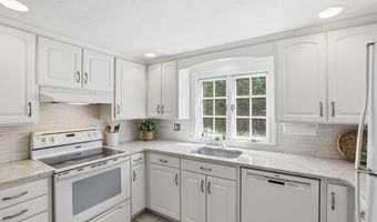 9 Deacon Hunt Dr, Acton, MA 01720