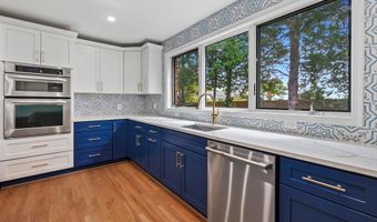 2123 N EARLEY St, Alexandria, VA 22302