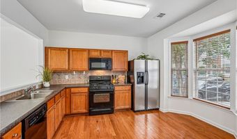 945 Prestwyck Ct, Alpharetta, GA 30004