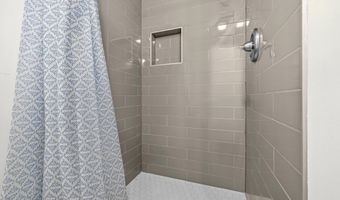 5915 LARPIN Ln, Alexandria, VA 22310