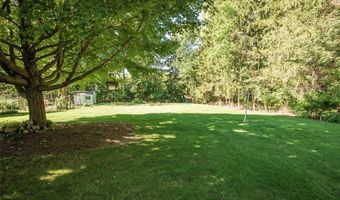 3840 CHAPEL HILL Dr, Erie, PA 16506