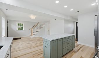 33 Jefferson Ave, East Providence, RI 02915