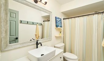 885 Kenton Ct, Akron, OH 44313