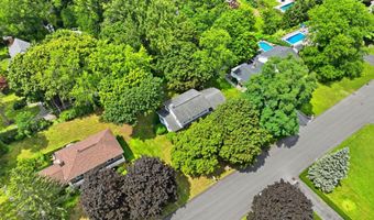 4 Laurel Dr, Albany, NY 12211