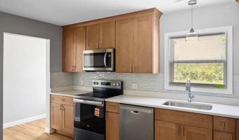 20 Maple Ct, Hopkinton, RI 02804