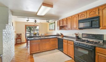 42385 N Woodbine Ave, Antioch, IL 60002