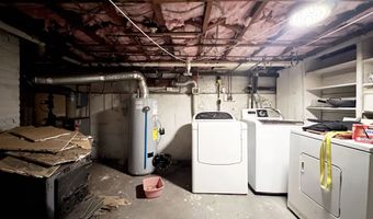29 Hooker Rd, Bridgeport, CT 06610