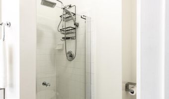 534 WINDING ROSE Dr, Rockville, MD 20850