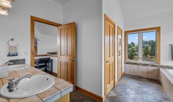 59641 Calgary Loop, Bend, OR 97702