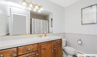 82 Milltown Rd, East Brunswick, NJ 08816