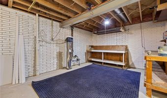939 Barberry Cir, Amherst, OH 44001