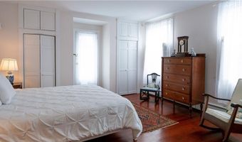 167 Coggeshall Ave A, Newport, RI 02840