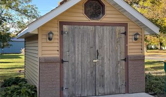 146 Washington Ave, Alden, MN 56009