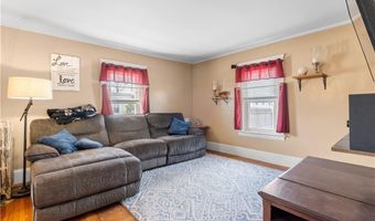 32 Union St, East Greenwich, RI 02818
