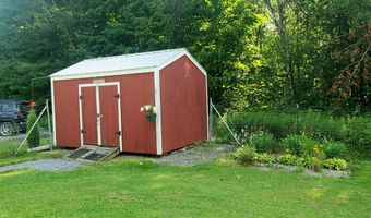 335 S Albany Rd, Albany, VT 05820
