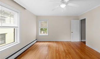 692 Hope St 2, Bristol, RI 02809